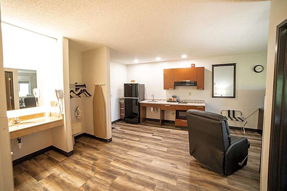 Quality Inn & Suites Watertown near Prairie Lakes Ice Arena