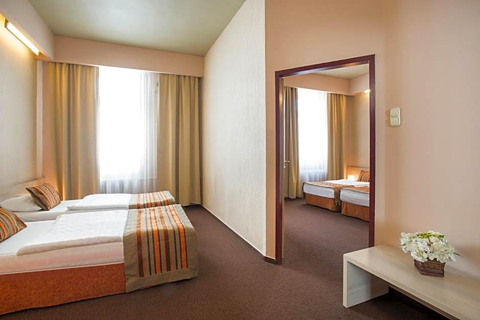 Star City Hotel