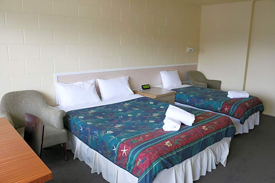 Lakeside Motel