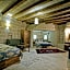 Risus Cave Suites
