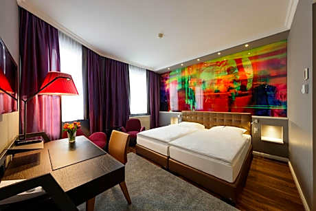 Deluxe Double or Twin Room with Garden View