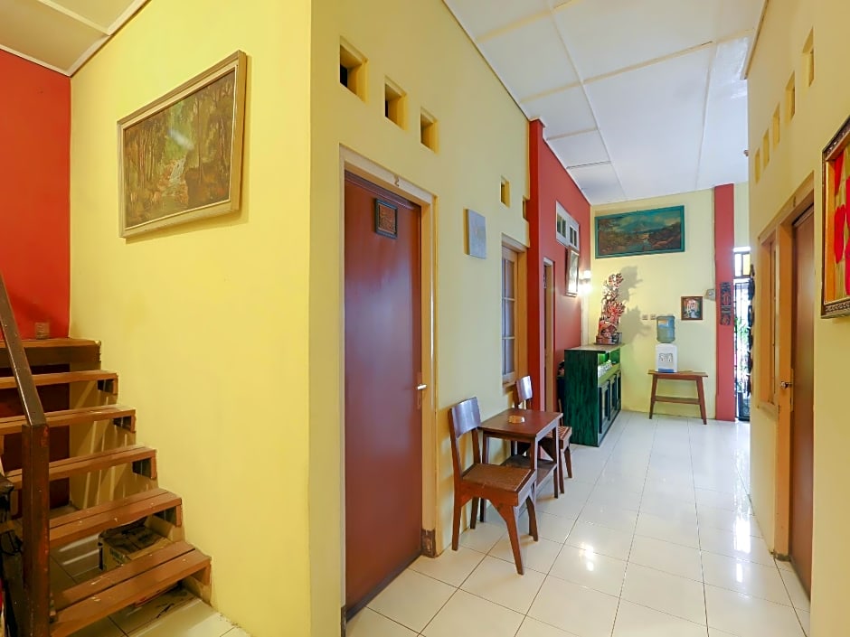 SPOT ON 90272 Istana Griya 1 Hotel