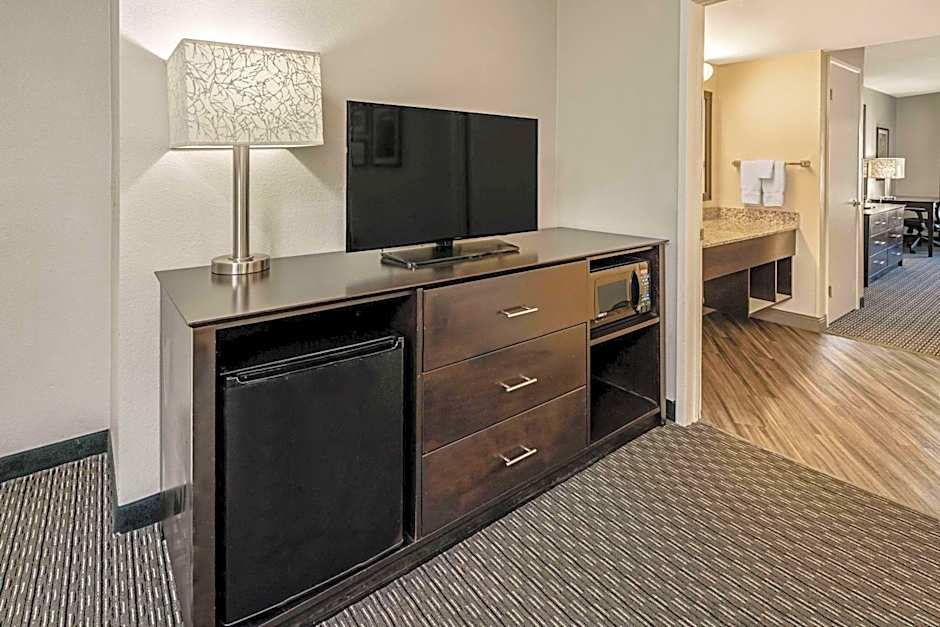 La Quinta Inn & Suites by Wyndham Anaheim Disneyland