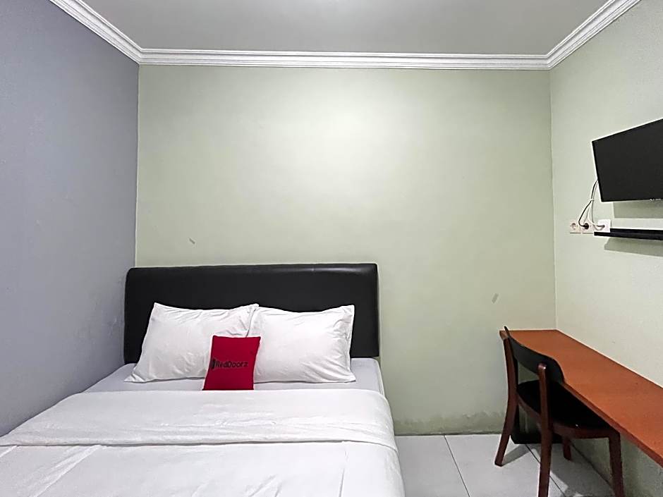 RedDoorz Syariah near Exit Tol Nganjuk