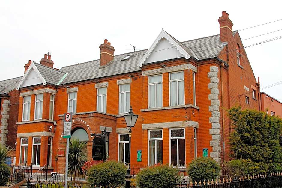 Maples House Hotel