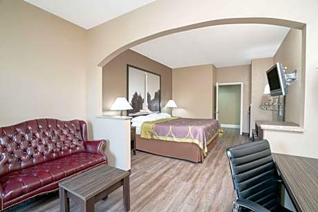 King Room with Kitchenette - Non-Smoking