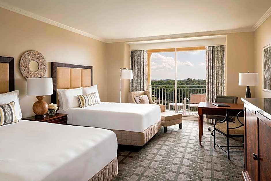 The Ritz-Carlton Naples, Tiburón