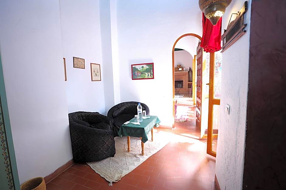 Riad O LY
