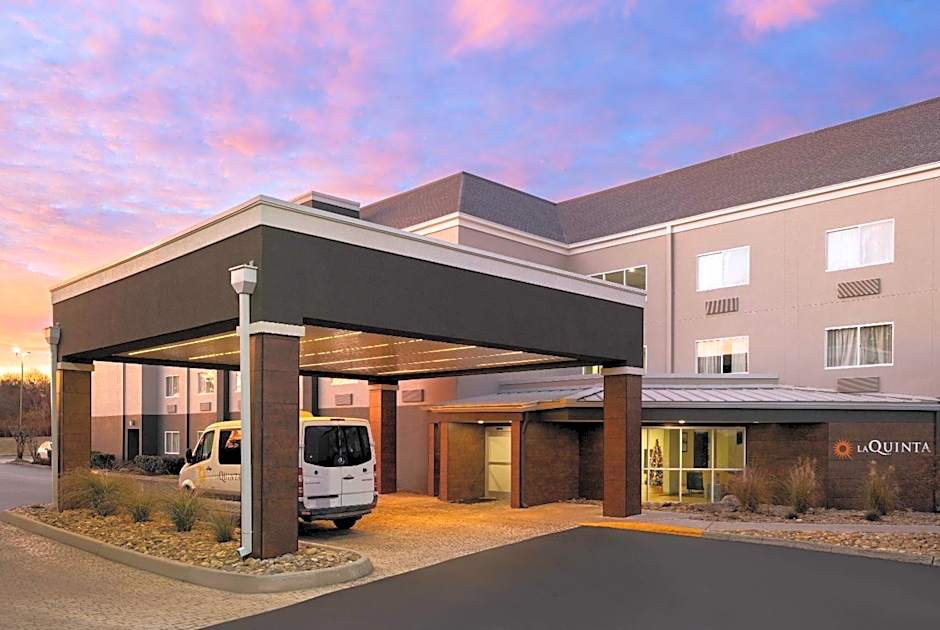 La Quinta Inn & Suites by Wyndham Knoxville Airport