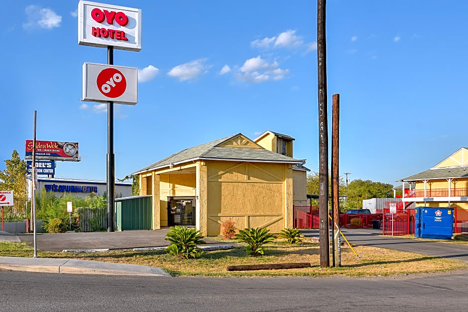 OYO Hotel San Antonio Lackland near Seaworld