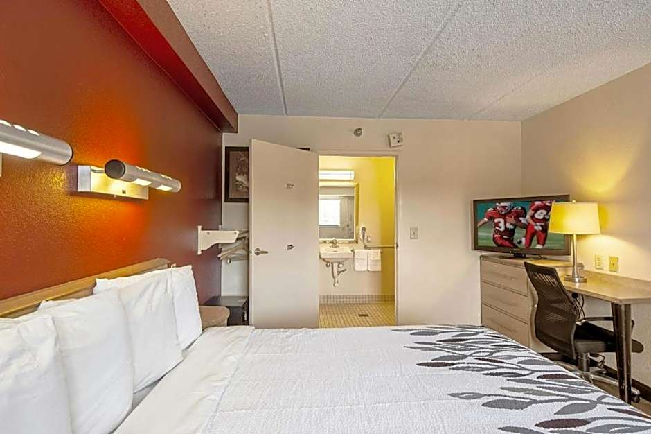 Red Roof Inn Akron