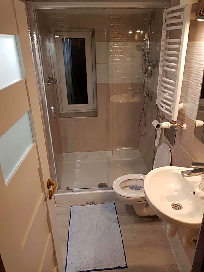 HOTEL "ZAUŁEK" Spółka Cywilna Zbigniew Świderski, Elżbieta Świderska