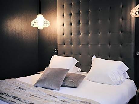 Junior Suite with Pool View