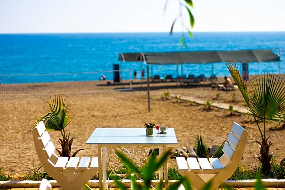 Naz Beach Bungalow Hotel in Antalya