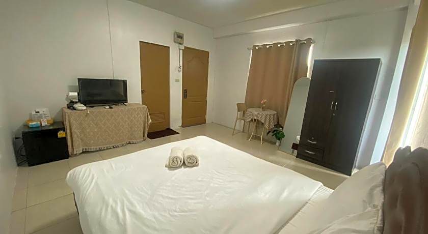 Grand Bangsaen Hotel