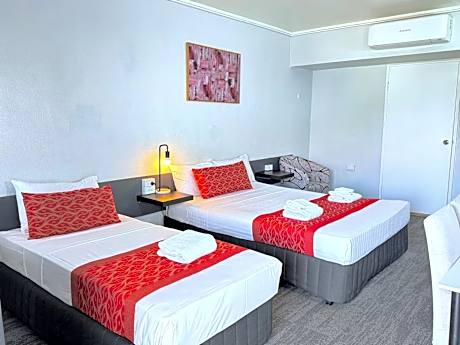 Standard Twin Room (Non Pet)