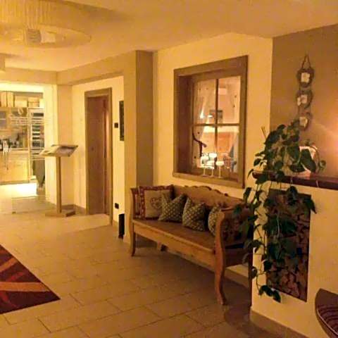 Ciasa Alpina Relax Hotel