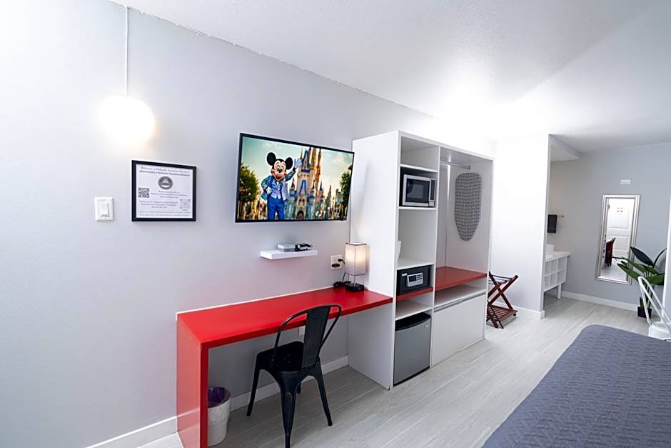 Disney 12 minutes for family, Pool and parking FREE