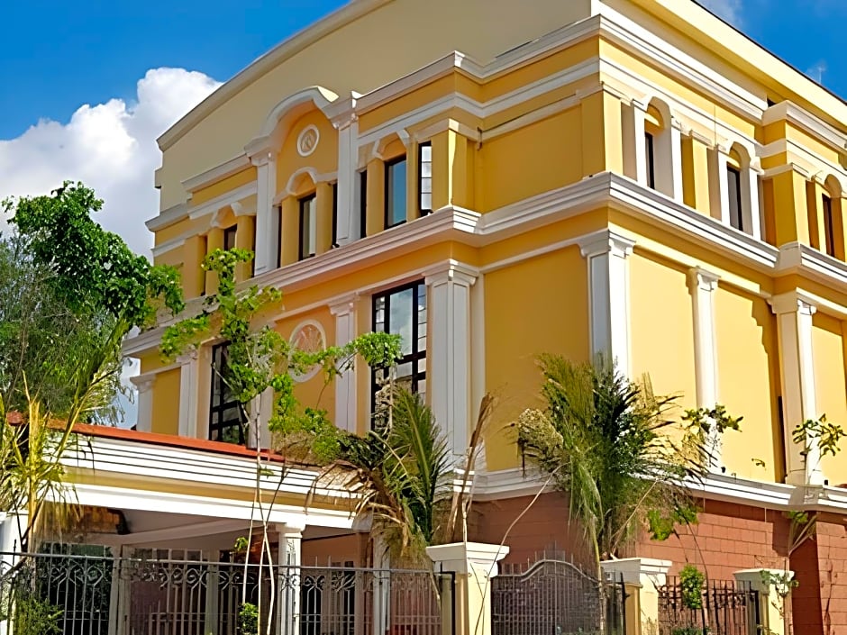 Mayfair Convention Hotel