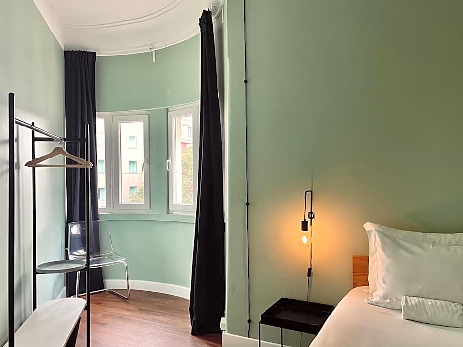 Avenue Hostel & Suites