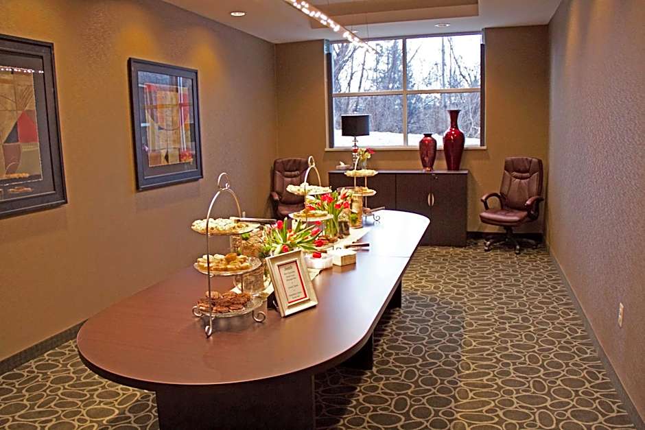 Holiday Inn Express & Suites Plymouth - Ann Arbor Area By IHG