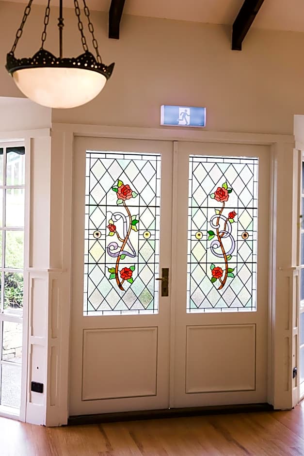 Elizabethan Lodge