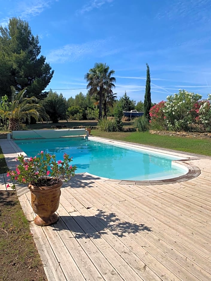 Chambre privée avec accès piscine