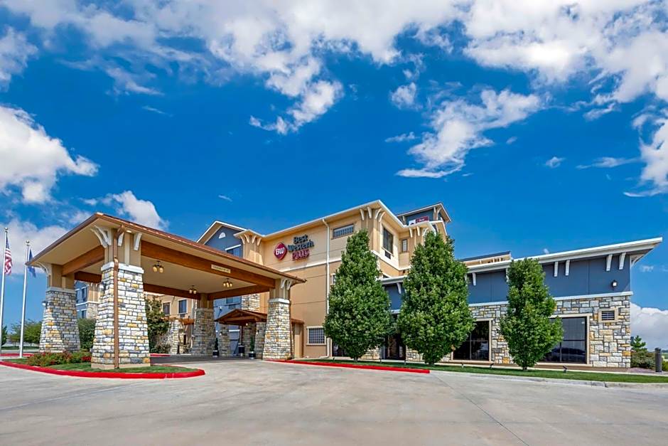 Best Western Plus Emerald Inn & Suites