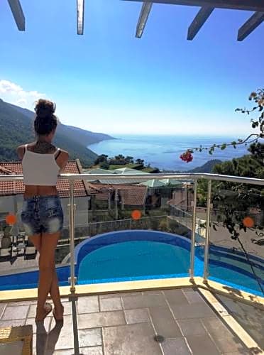 Golden Life Heights Deluxe Suite Hotel - Adult Only