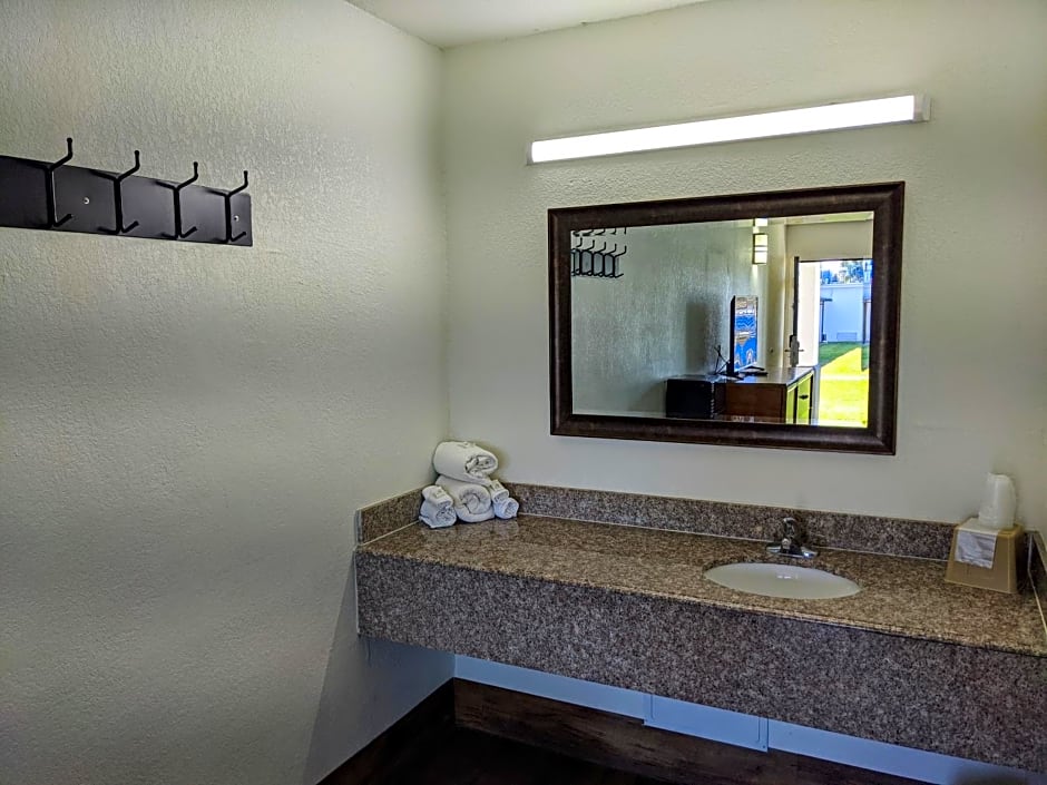 Garden Inn & Suites