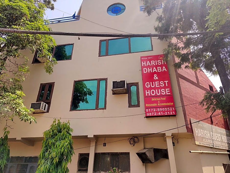 Harish Guest House - Near Railway Station CHD
