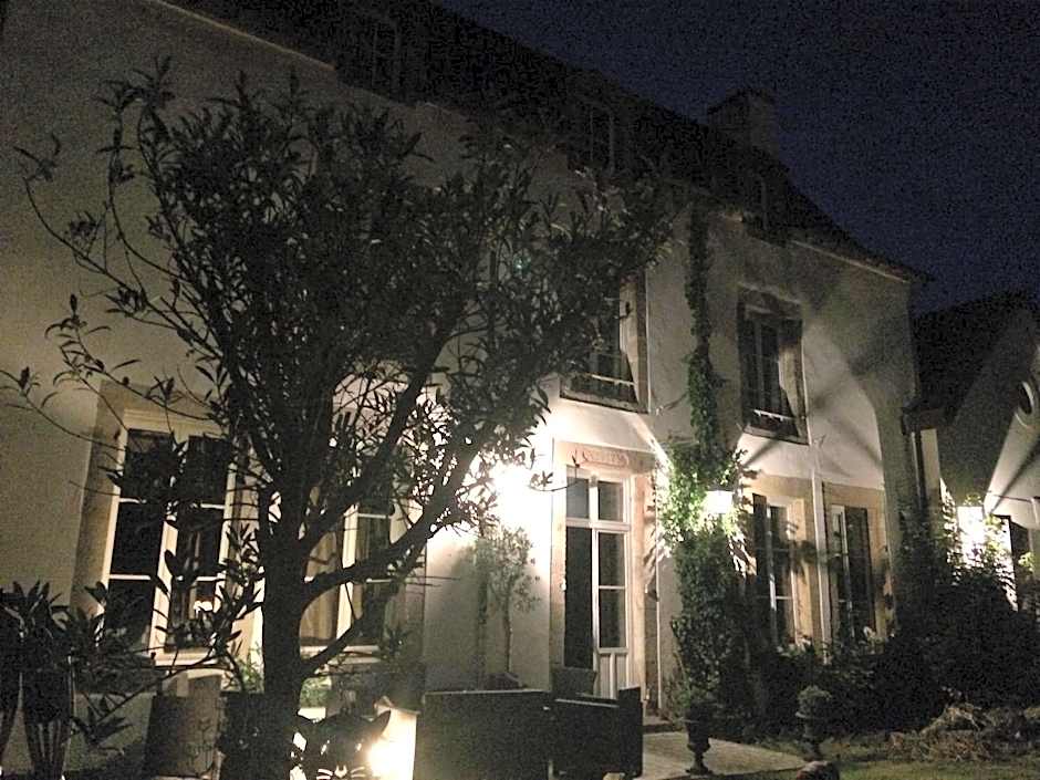 Domaine De La Bastille, Manoir du XVll, Bed and Breakfast