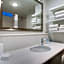 Hampton Inn By Hilton & Suites Milwaukee West