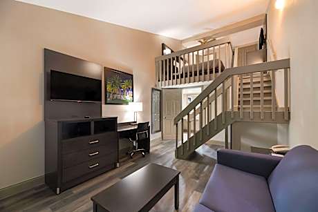 1 Queen Bed, Suite, Nonsmoking