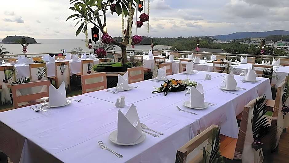 Sugar Palm Grand Hillside