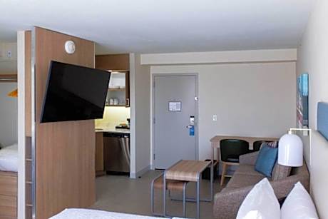 2 Queen Beds 1 Bedroom Suite