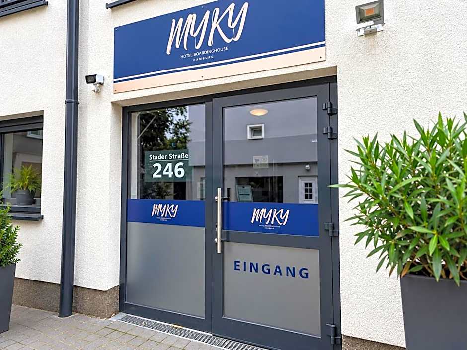 MYKY Aparthotel Harburg - Free Parking