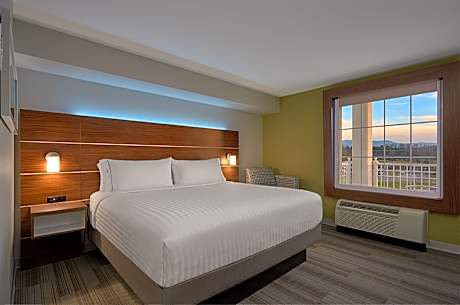 2 Queen Beds Standard Mountain View