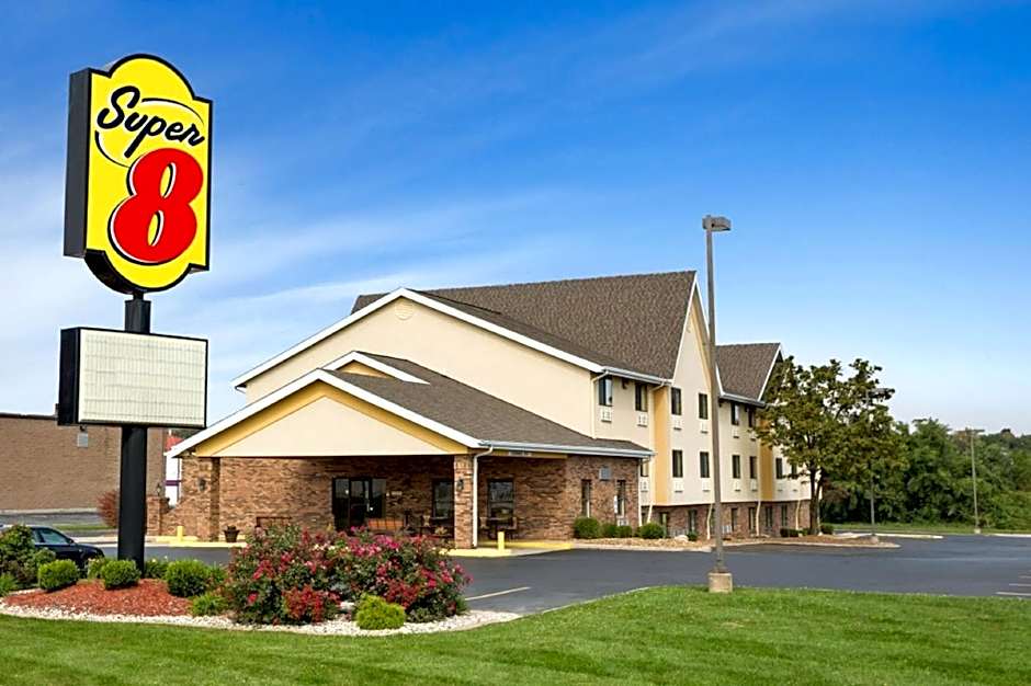 Super 8 by Wyndham Alton