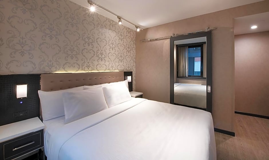 Aliz Hotel Times Square
