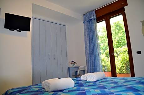 Double or Twin Room with Garden View