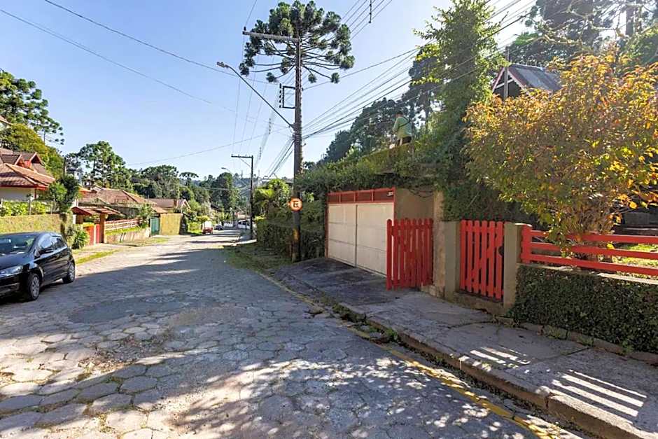 Chalé inteiro completo a 5 min a pé do Capivari - Campos do Jordão