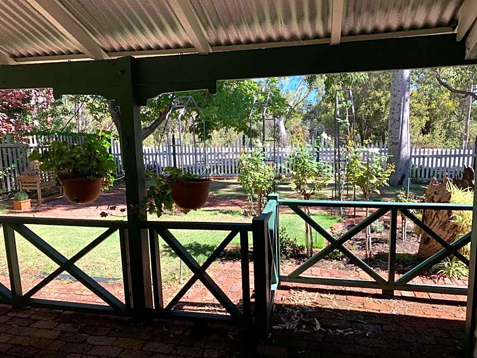 Rosebridge House Bed & Breakfast