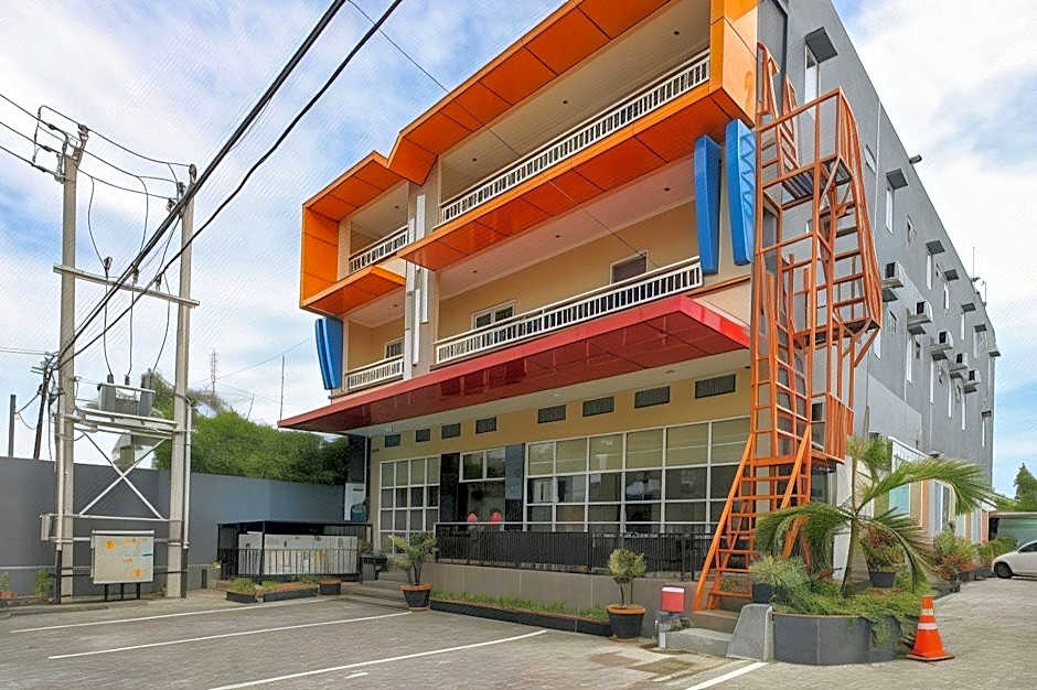 MEL'S INN MANADO
