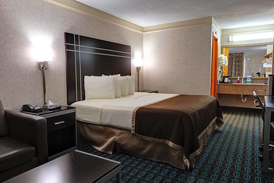 Deluxe Inn - Fayetteville I-95