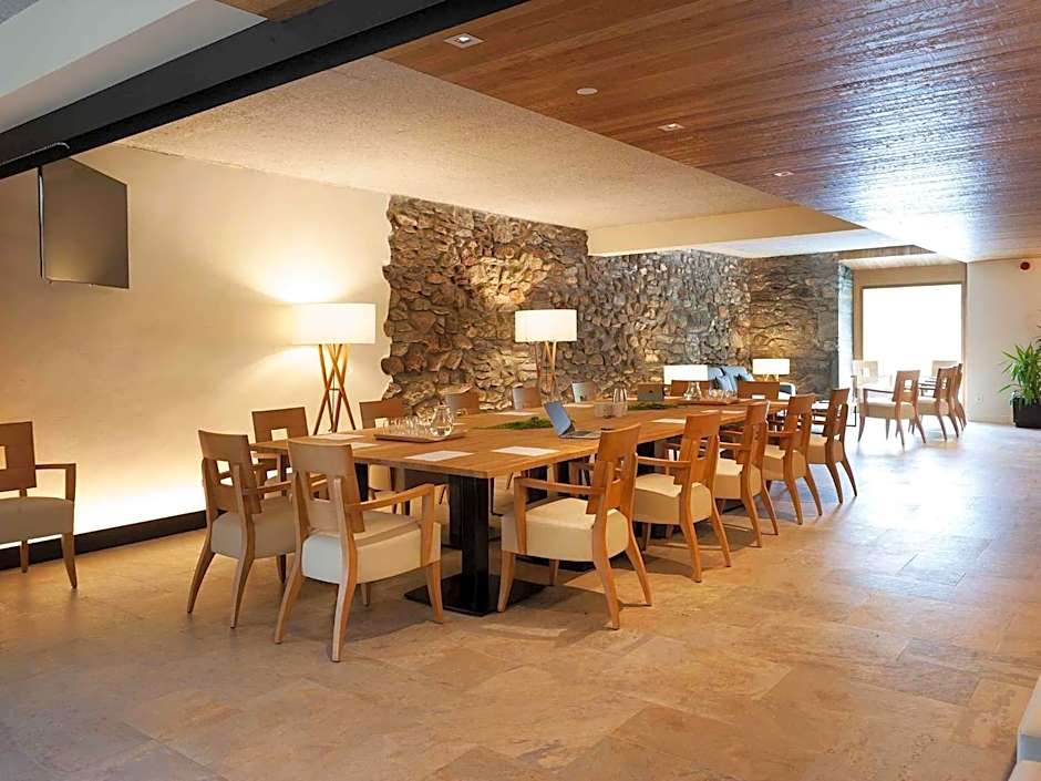 Palacio de Yrisarri by IrriSarri Land