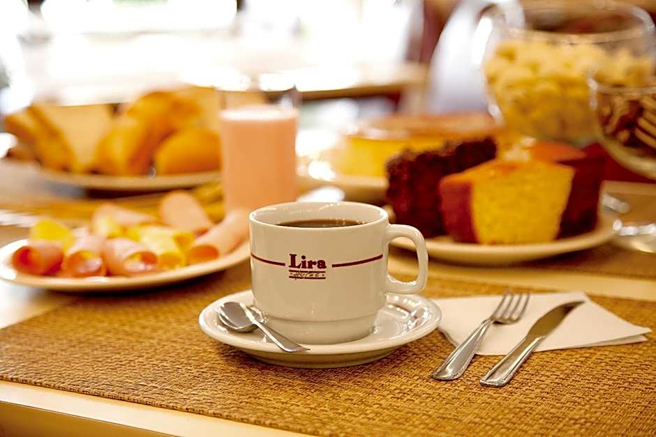 Lira Hotel