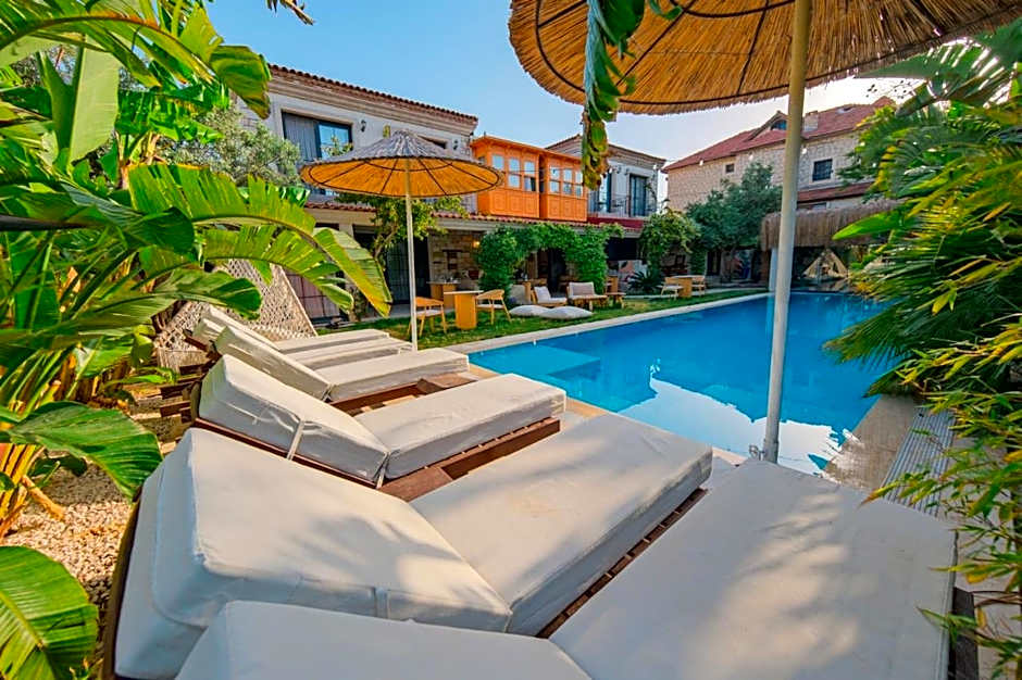 MorAnka Alaçatı