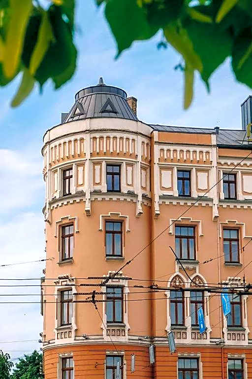 Opera Hotel