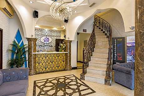 Palette - Near Amanjaya Mall Formerly El-Zahraa